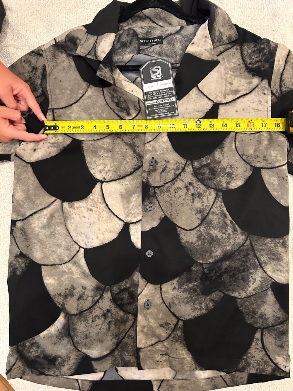 NWT Distortion 90s-Inspired Black & Cream Short Sleeve Button Shirt - Picture 5 of 6
